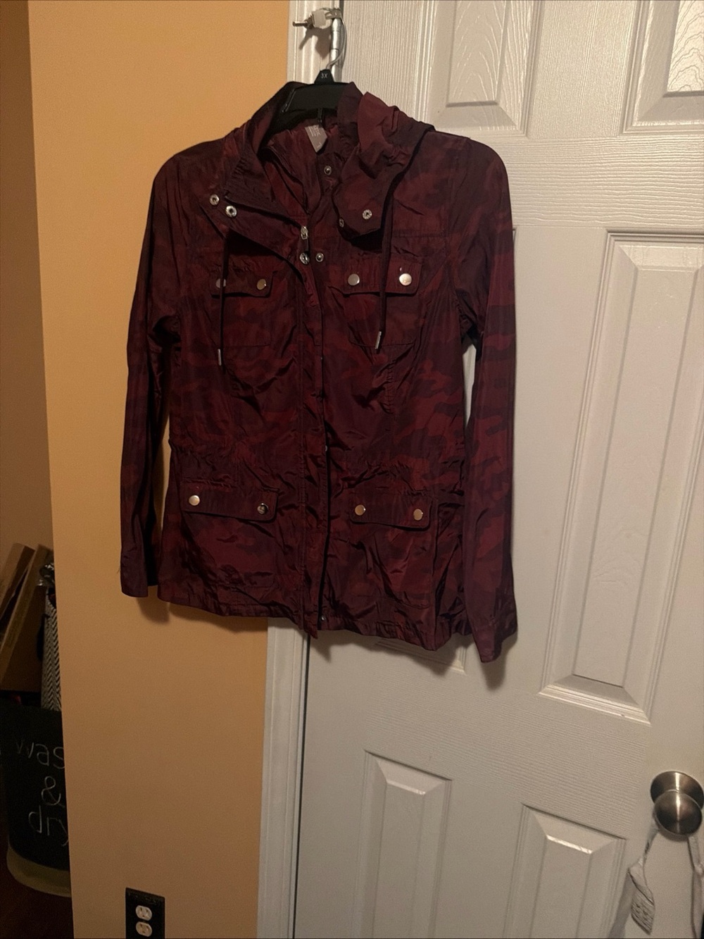 Women's Burgundy Hooded Utility Jacket with Button Flap Pockets